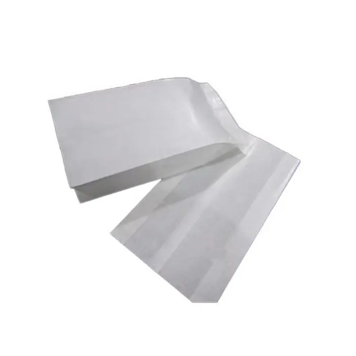 Hoe verschillen witte PE-papieren zakken met kleurcoate PE-papier van traditionele papieren of plastic zakken?
